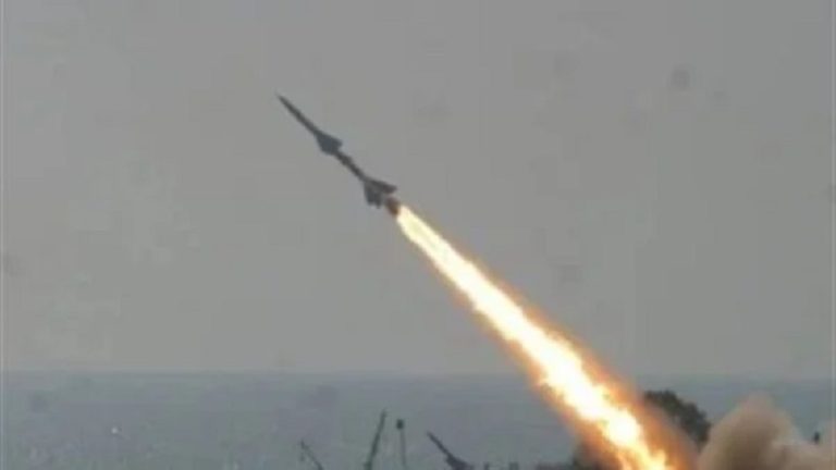 جيش الاحتلال: تم إطلاق 14 صاروخاً على منطقة كرم أبو سالم