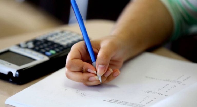 فوضى التقليص من فوضى المناهج