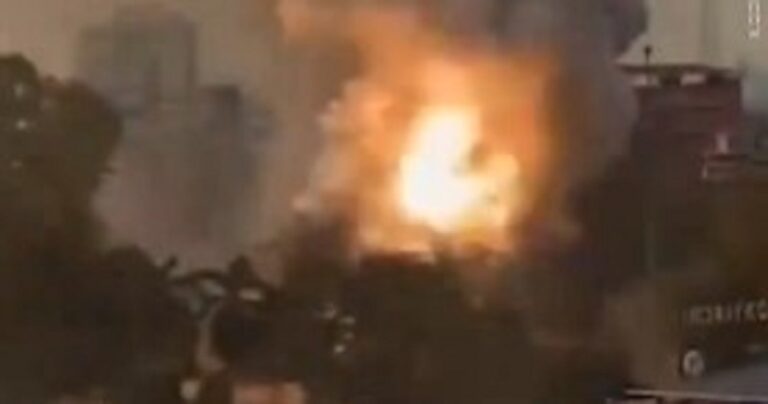 بالفيديو.. انفجار مصنع ألعاب نارية في الهند