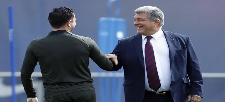 لابورتا يتخذ القرار.. تشافي خارج أسوار برشلونة