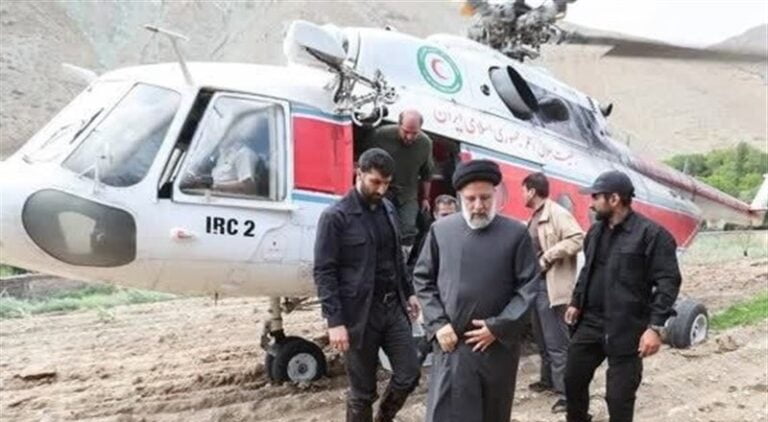 مرافقو رئيسي اتصلوا بمركز الطوارئ قبل الهبوط؟