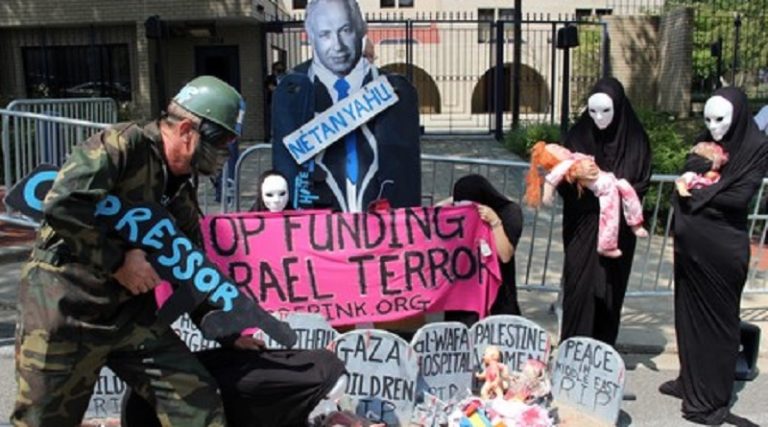 الشرطة الأميركية تفض اعتصام الطلاب في جامعة كاليفورنيا (فيديو)