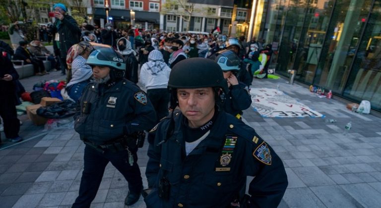 شرطة نيويورك تعتقل 45 طالباً