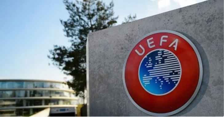 عقوبات قاسية من “اليويفا” على برشلونة