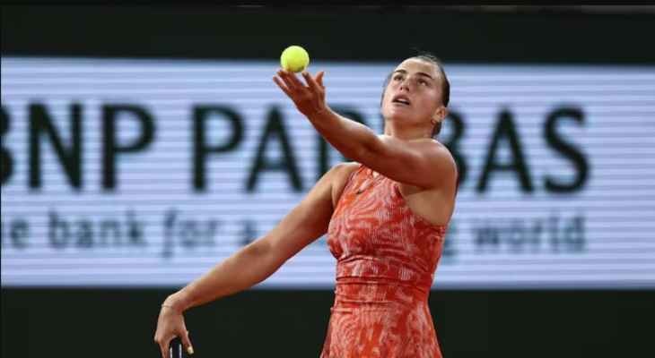 دورة رولان غاروس: ميدفيديف يهزم كيكمانوفيتش وسابالينكا تواصل رحلتها بنجاح