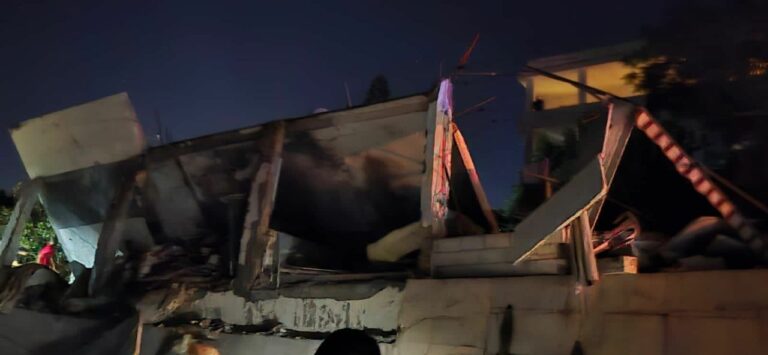 بالفيديو.. الدفاع المدني يبحث عن مفقود تحت الركام في عدلون