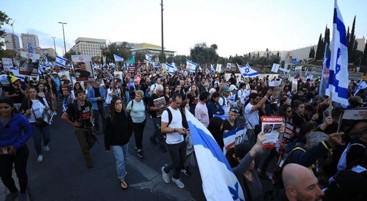 عائلات الأسرى “الإسرائيليين”: نتنياهو يعرقل الصفقة