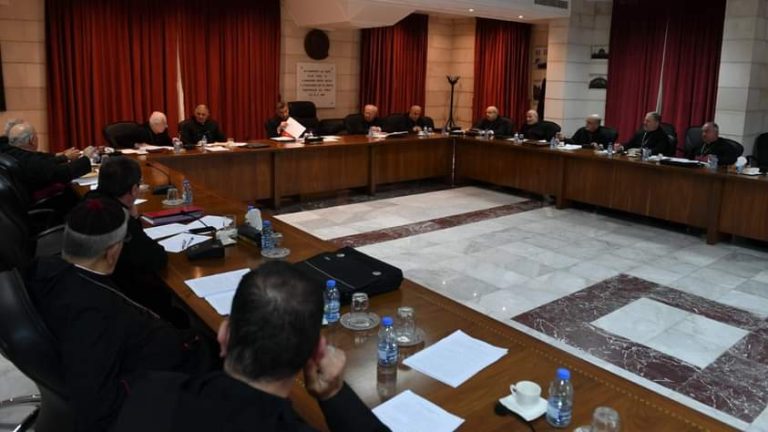 “المطارنة الموارنة”: لرفض وجود النازحين السوريين من دون إهتمام بتداعياتهم على لبنان