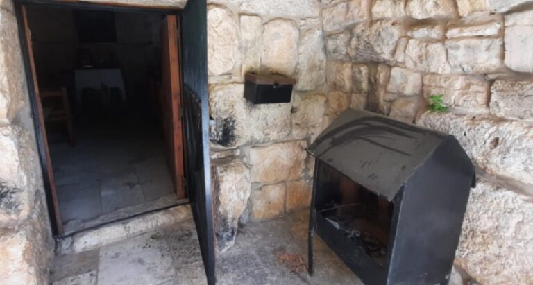 سرقة في كنيسة مار اليشع في جبيل