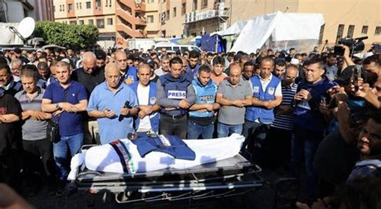 142 شهيداً من الطاقم الإعلامي في غزة