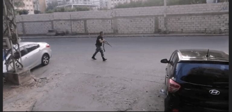 توتر في الضاحية بين متظاهرين والقوى الأمنية (فيديو)