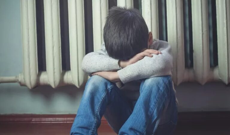 وفاة طفل خوفاً من الإمتحانات!