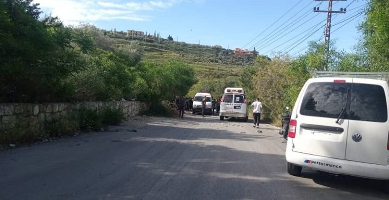 استهداف سيارة على طريق في بلدة بافليه ومعلومات عن إصابات (صورة)