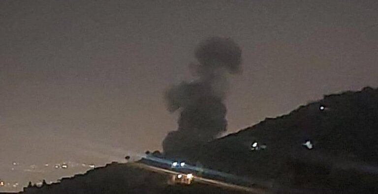 غارة صهيونية على منزل في برعشيت (صورة وفيديو)