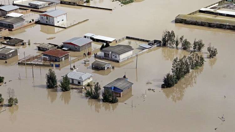 بالفيديو.. قتلى ومفقودون بفيضانات في مشهد الإيرانية