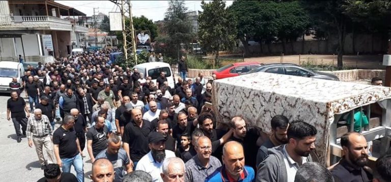 بالصور.. تشييع زينب معتوق في بلدة صير الغربية