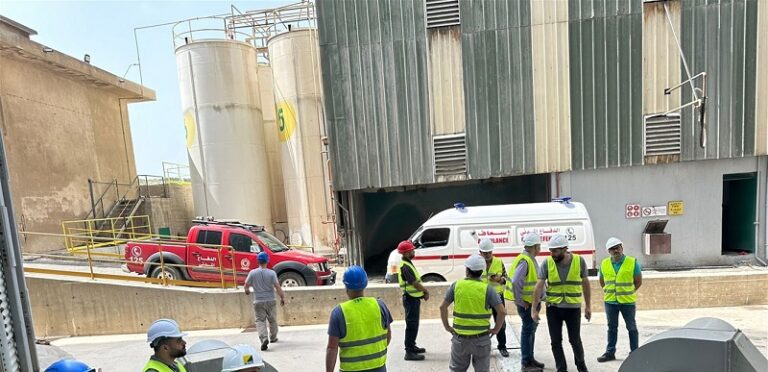 وفاة عامل بعد سقوطه في خزان زيت