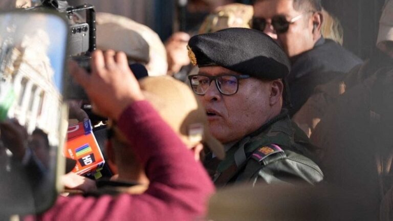 اعتقال الجنرال البوليفي عقب قيامه بمحاولة انقلاب!