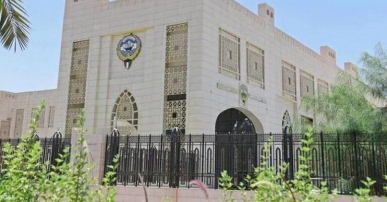 الكويت لمواطنيها: لمغادرة لبنان!