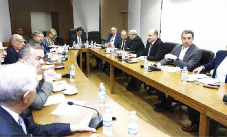 انقسام في لجنة المال يؤدي إلى رفع الجلسة