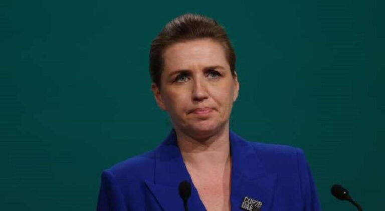 رئيسة الوزراء الدنماركية تتعرض للضرب!