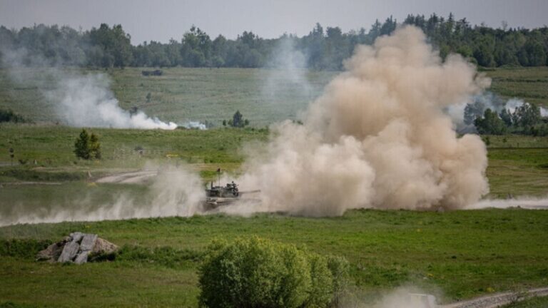 إصابات بانفجار قاعدة عسكرية في التشيك