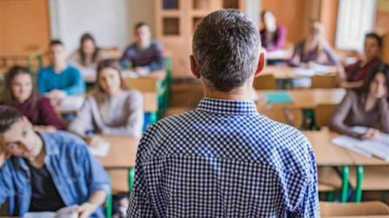 نقابة المعلمين: لإبلاغ المعلمين بالنسبة المعطاة لهم بالدولار