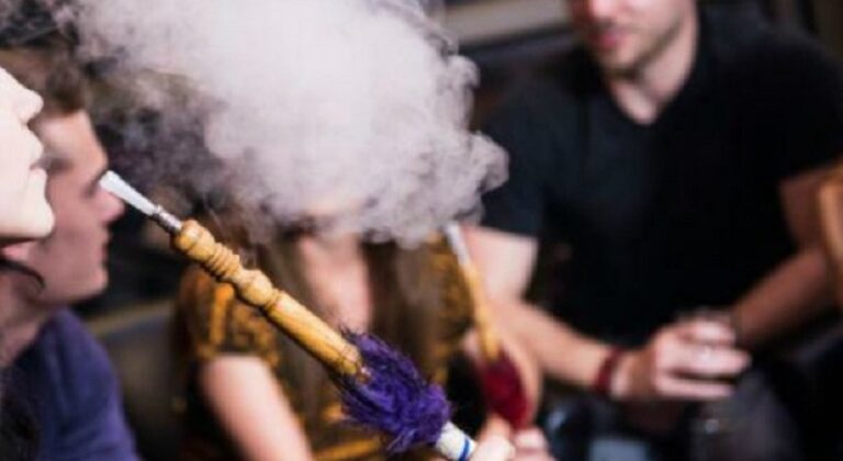 رغم الأزمة الاقتصادية.. اللبناني “صاحب راس” بالقهوة والتدخين!