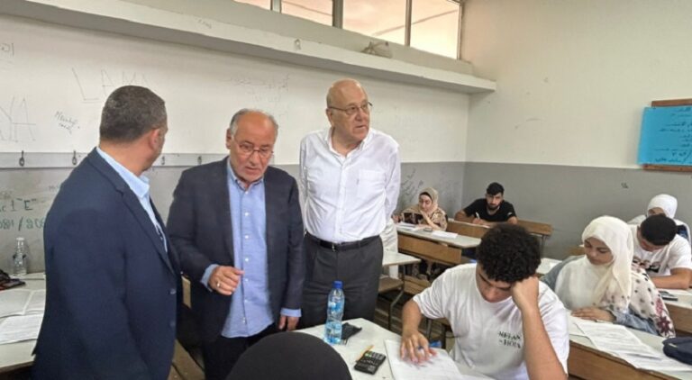 ميقاتي والحلبي يتفقدان مراكز الإمتحانات الرسمية في صور