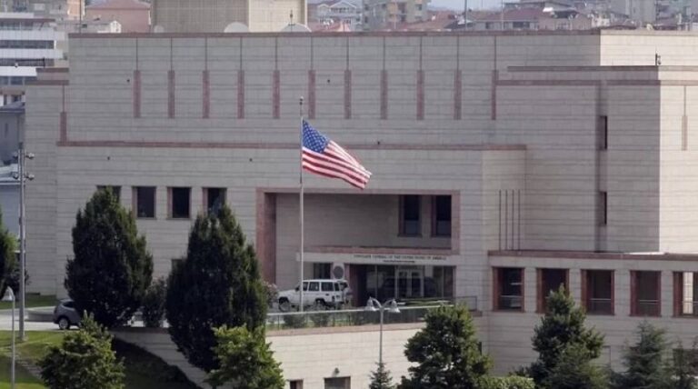 توقيف شقيق مطلق النار على السفارة الأميركية