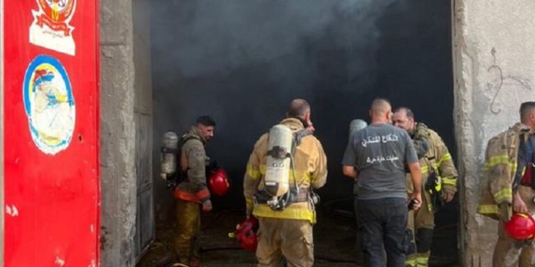 انتهاء عمليات إطفاء مستودع العلف في الشويفات