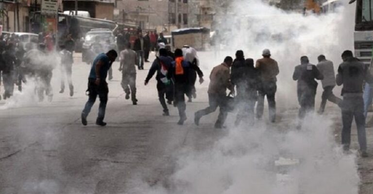 إصابة فلسطينيين بغاز الفلفل في نابلس