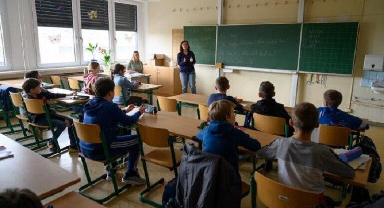 مشروع تمويل المدرسة الصيفية: مزراب هدر