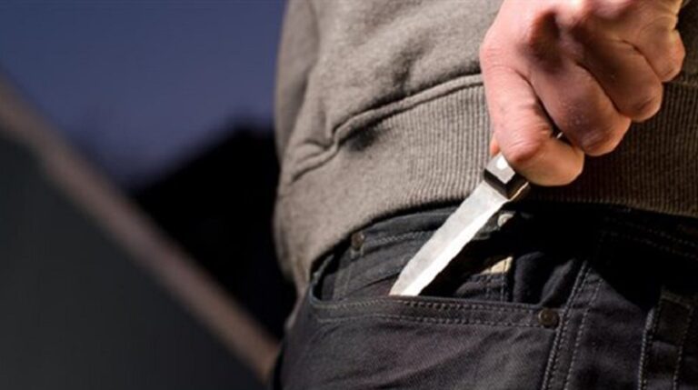 بالفيديو.. إشكال بالسواطير والخناجر في صور!