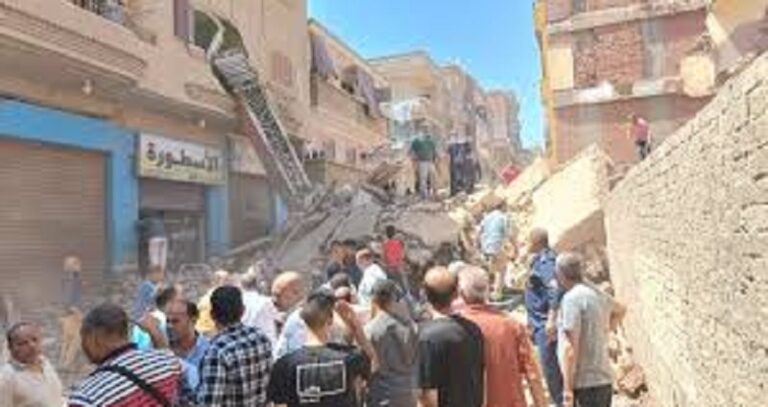 إصابات بانهيار عقار في مصر