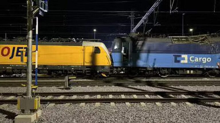 ضحايا باصطدام قطارين في تشيكيا