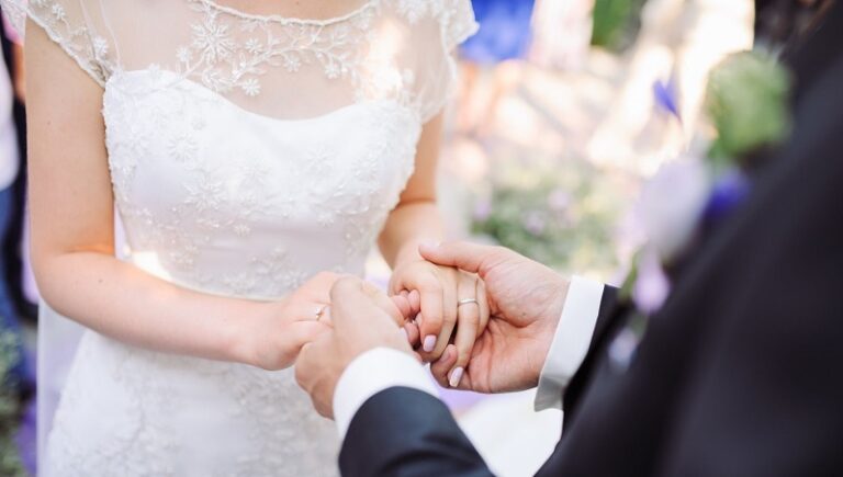 ماتت في يوم عرسها!