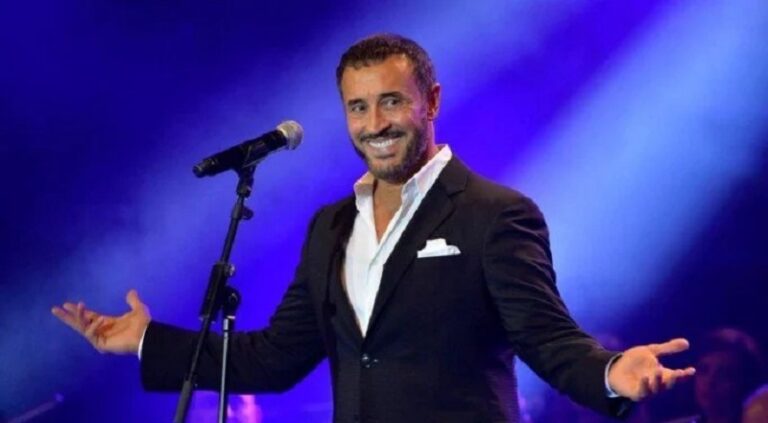 بالفيديو.. معجبة تطلب الزواج من كاظم الساهر!