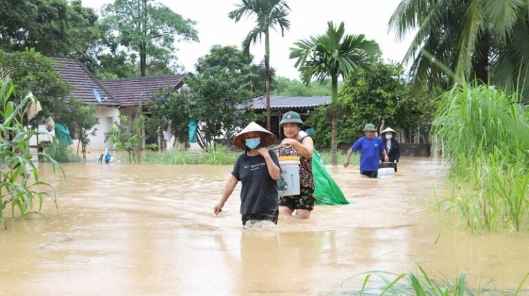 ارتفاع عدد قتلى إعصار “ياغي” في فيتنام (فيديو)