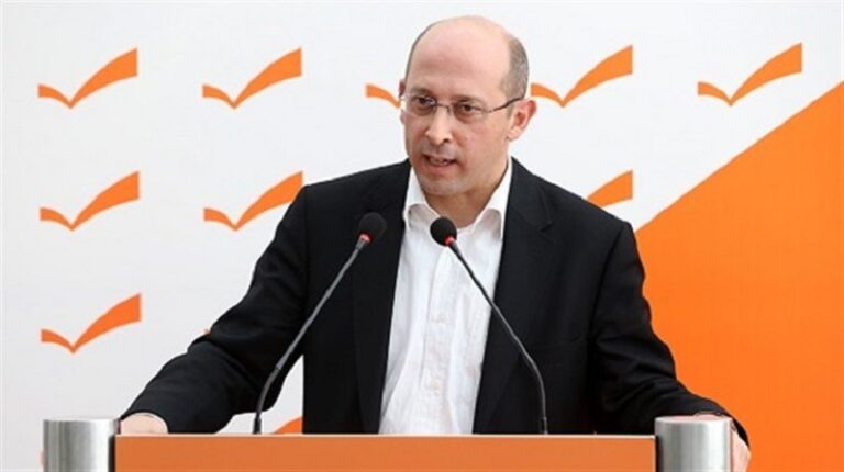 عون يمهّد لفصل عون