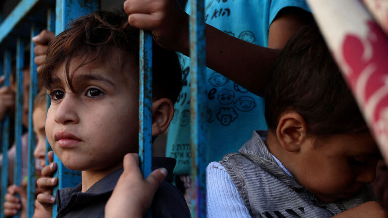 3 آلاف طفل معرضون لخطر الموت في غزة!