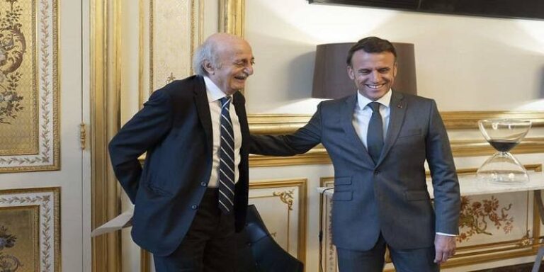 هل استبدل جنبلاط دمشق بباريس؟