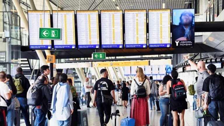 إستئناف الرحلات في مطار مانشستر بعد إنقطاع التيار
