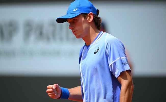 بطولة رولان غاروس لكرة المضرب: دي مينور يُطيح بمدفيديف