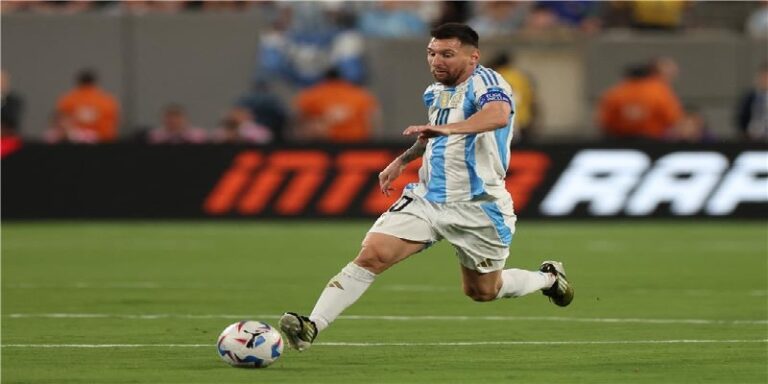 ميسي يهاجم أرضية ملاعب كوبا أميركا