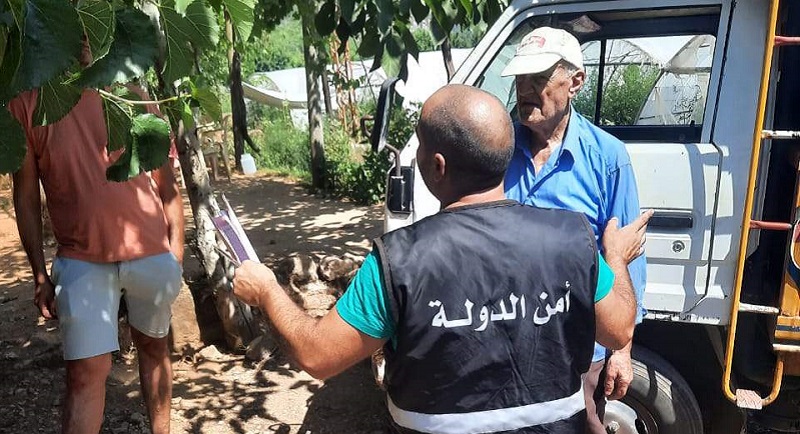 إخلاء بلدة كفرحزير من النازحين السوريين