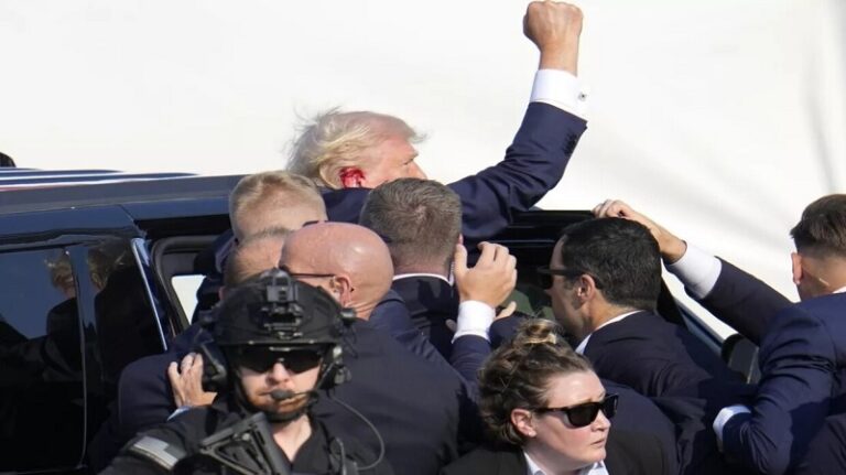 تشكيل فريق عمل للتحقيق في محاولة اغتيال ترامب