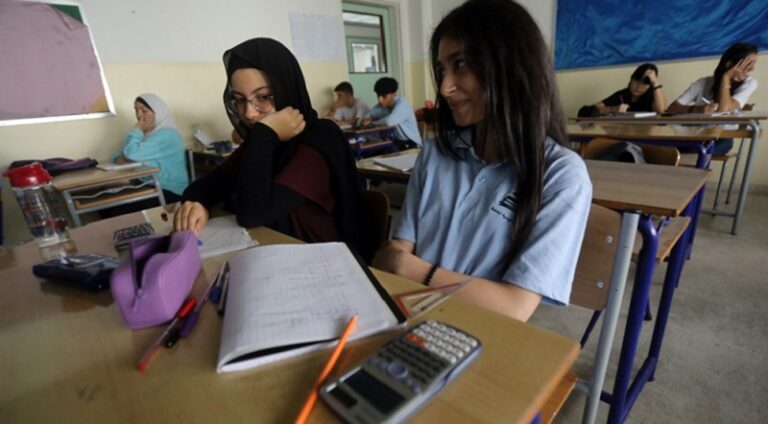 البنك الدولي ووزارة التربية: خفض كلفة التعليم بإفقار المعلّمين!