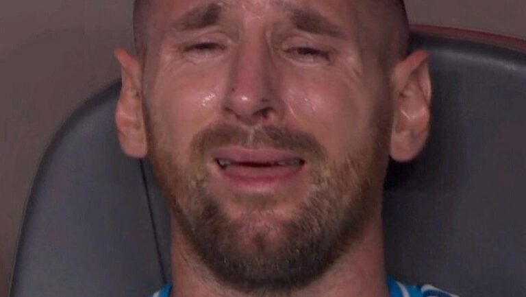 ميسي ينهار بالبكاء! (فيديو وصور)