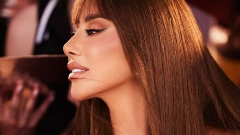 بالصور.. تفاصيل فستان زفاف نجوى كرم